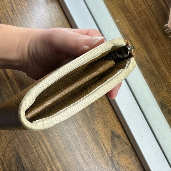 🔥LIMITED TIME SALE🔥Prada Zip Wallet - Picture 6 of 10